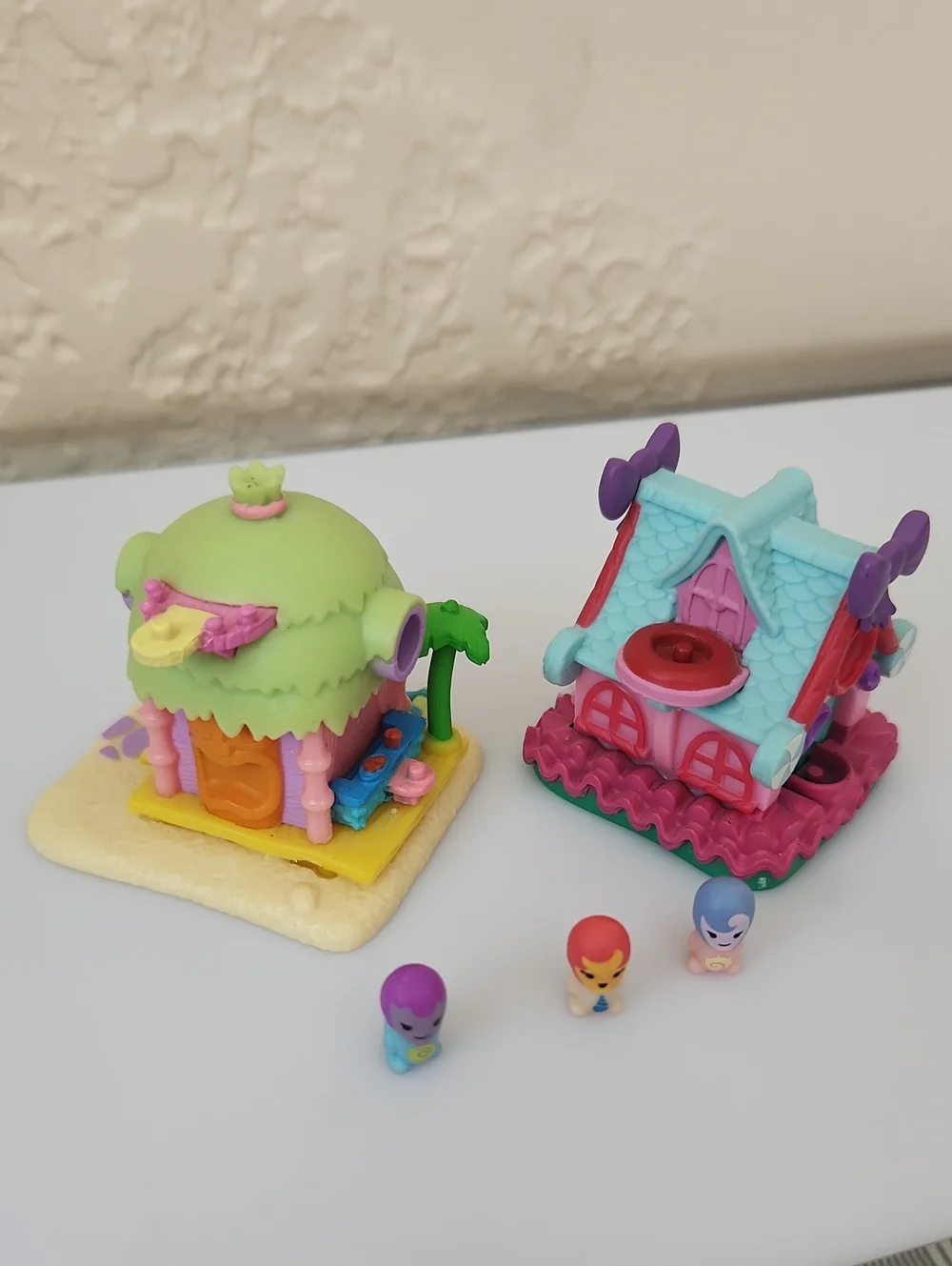 Nanables miniature playhouses and Nano character figures by Jazwares